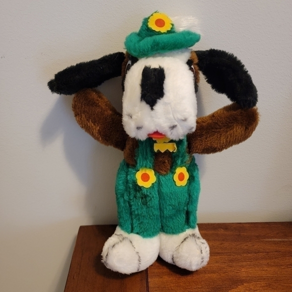 VINTAGE 𝅺Superior Toy & Novelty Co Stuffed Dog in Lederhosen Korea T07 - Picture 1 of 6